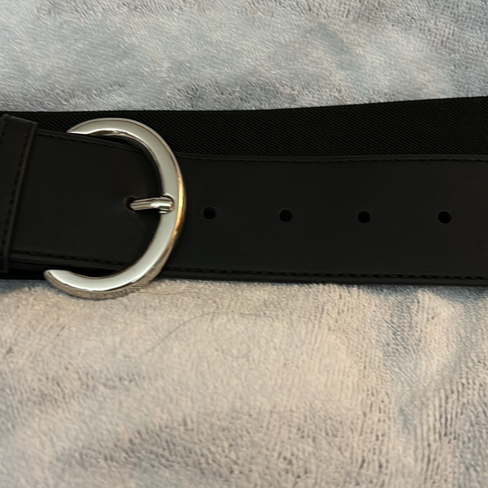 Medium Black Target Waist Belt, Barely worn - Picture 4 of 6
